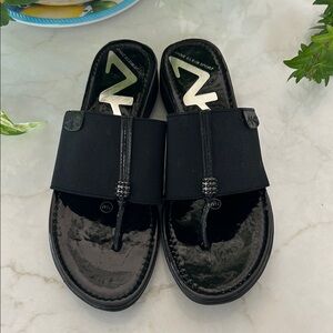 Anne Klein Black Patent‎ Slide / Thong Slip On Sandals Size 7.5